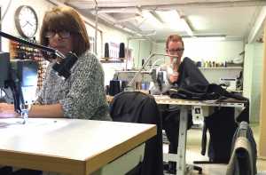 atelier-retouche-couturiere-au-travail-saint-etienne-montplaisir