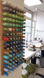 Bobines de fil de toutes les couleurs Point Retouche Grenoble