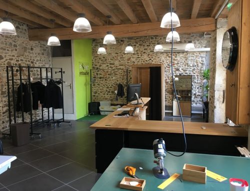 Accueil côté rue Point Retouche 9 Place du Jeux de Paume 38200 Vienne
